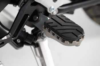Podnóżki ION SW-MOTECH TRIUMPH TIGER 800 (10-)/1200 (11-15) SCRA 1200 silver