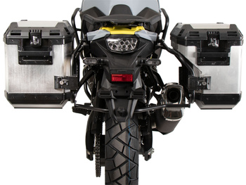 Wycięcie na bagażnik boczny w kolorze czarnym, w tym srebrne kufry boczne Xplorer do Suzuki V-Strom 800 (2024-)