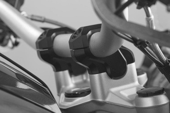 Zestaw podwyższający kierownicę BMW MODELS podwyższenie 32MM PRZESUNIĘCIE 25MM SW-MOTECH black