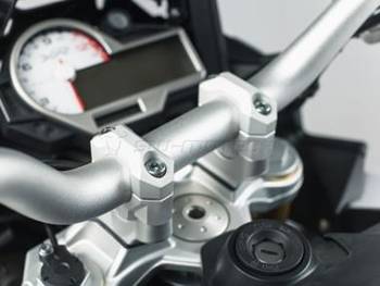 Zestaw podwyższający kierownicę BMW S 1000 XR (15-) podwyższenie 20MM SW-MOTECH